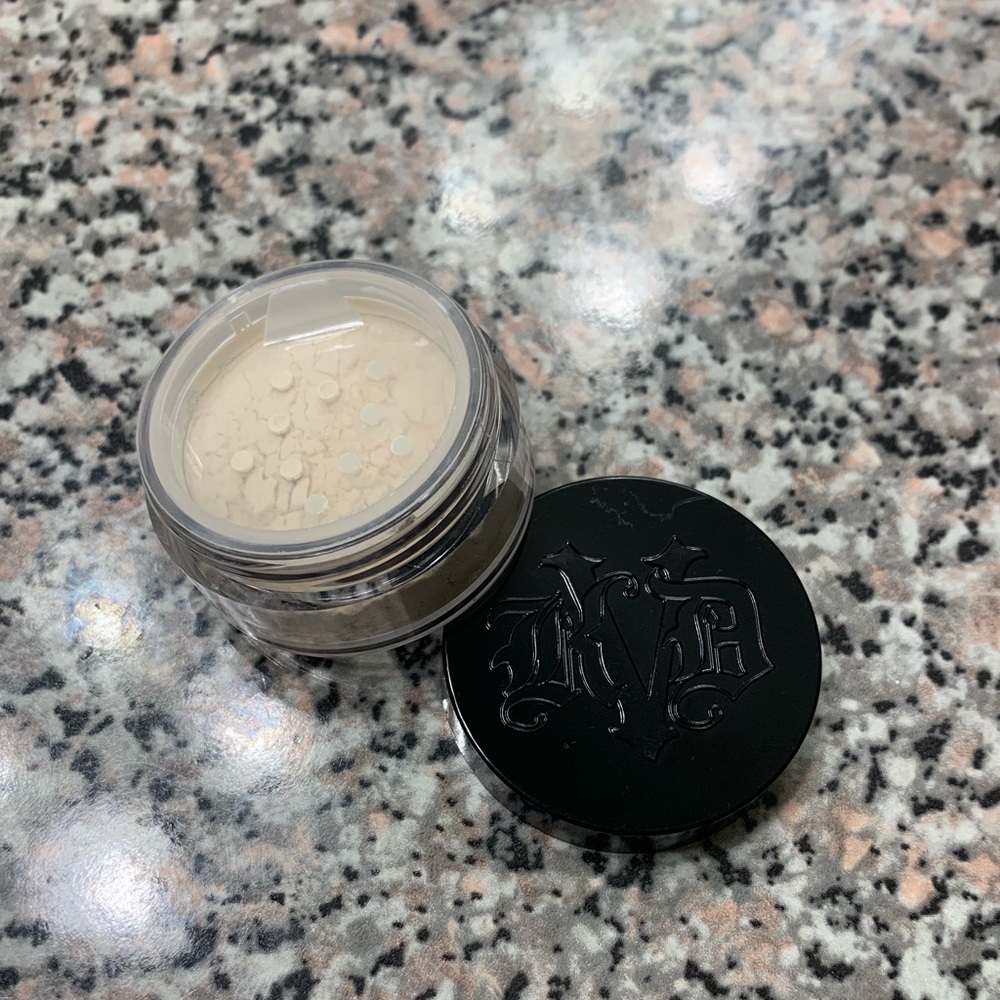 Kat Von D Lock-it Setting Powder Translucent